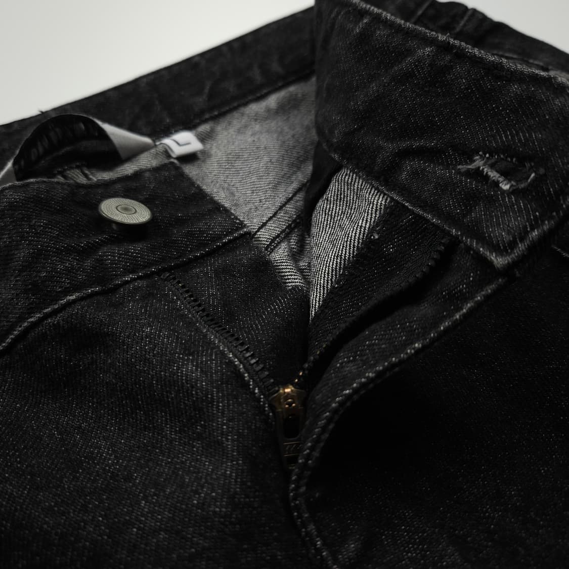 유니폼브릿지 절개 디테일 흑청 데님 팬트 (L) 상품이미지3