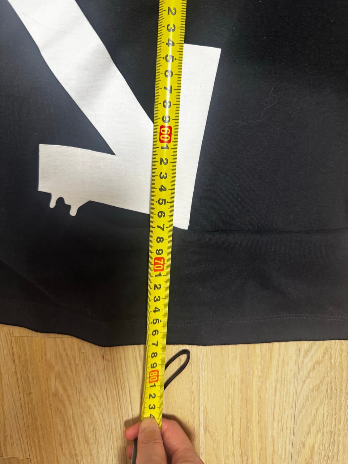 오프화이트 블랙티셔츠 상품이미지6