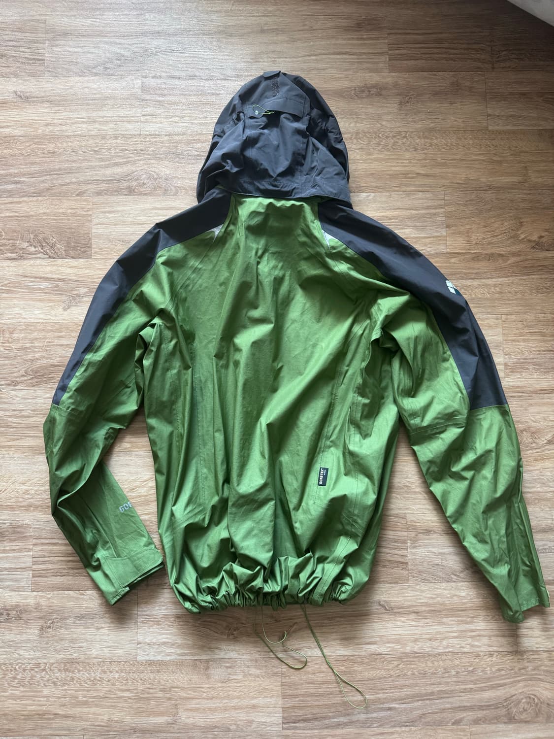 (105) 몽벨 고어텍스 바람막이 상품이미지6