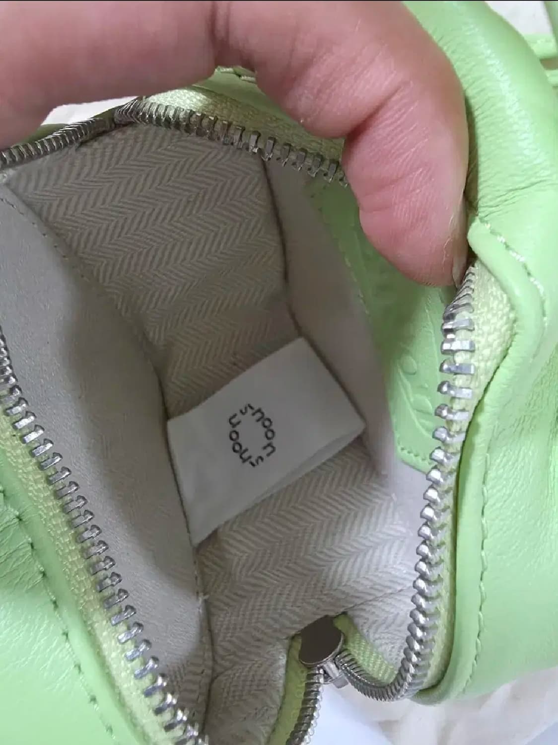 [새상품] 시눈 하트백 - 애플 그린 상품이미지4