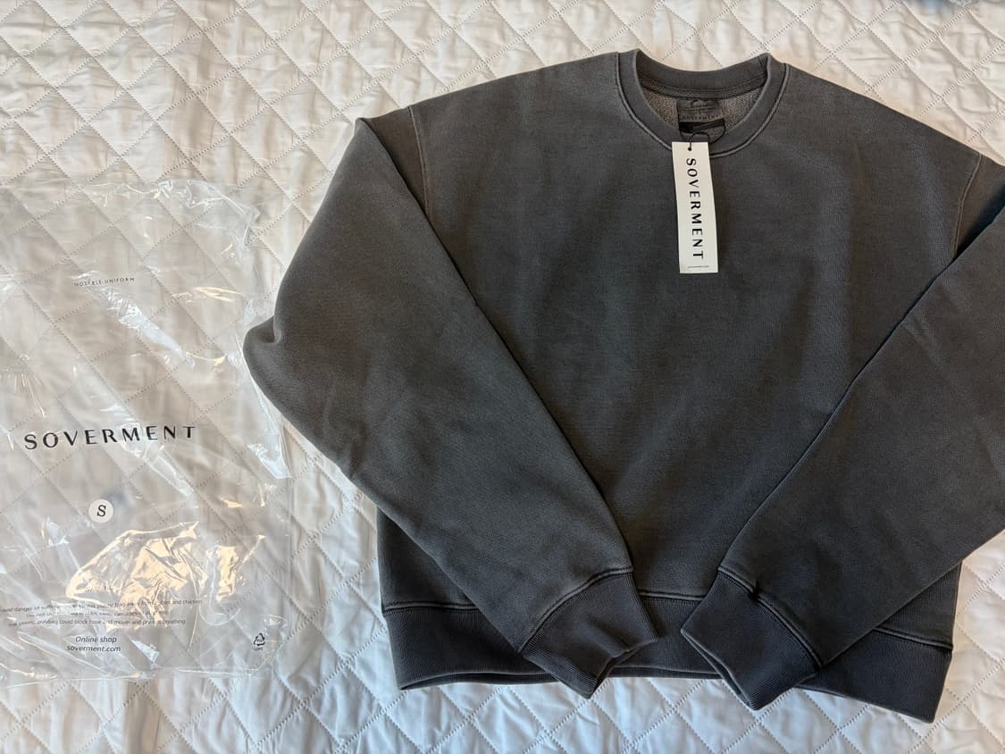 (새상품,무료배송) 소버먼트 크롭 맨투맨 S 상품이미지1
