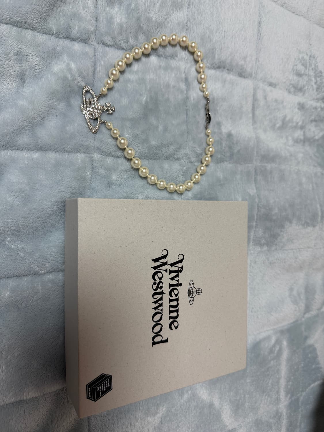 비비안웨스트우드 원 로우 펄 바스 릴리프 초커 실버 상품이미지3