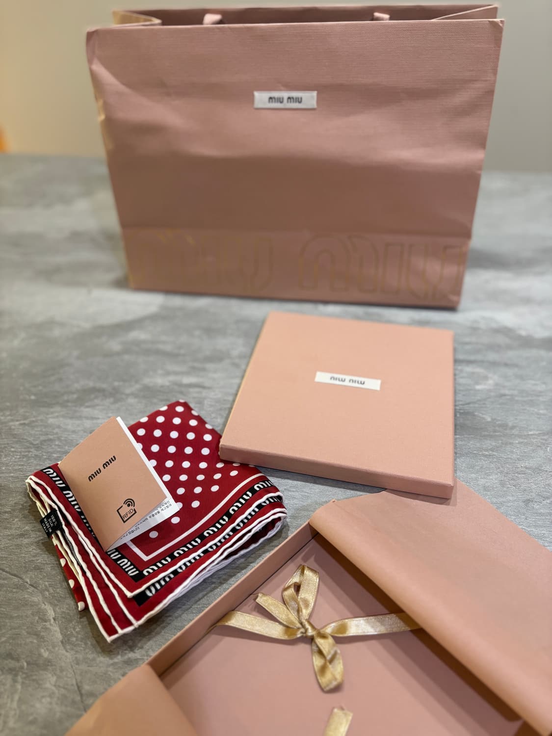 미우미우 도트 실크 스카프(거의새것) 상품이미지7