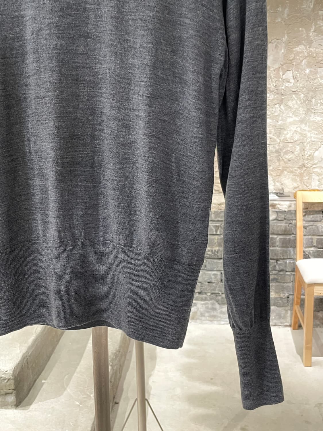 비비안 웨스트우드 레드라벨 멜란지 그레이 터틀넥 orb로고 크롭 니트 상품이미지5