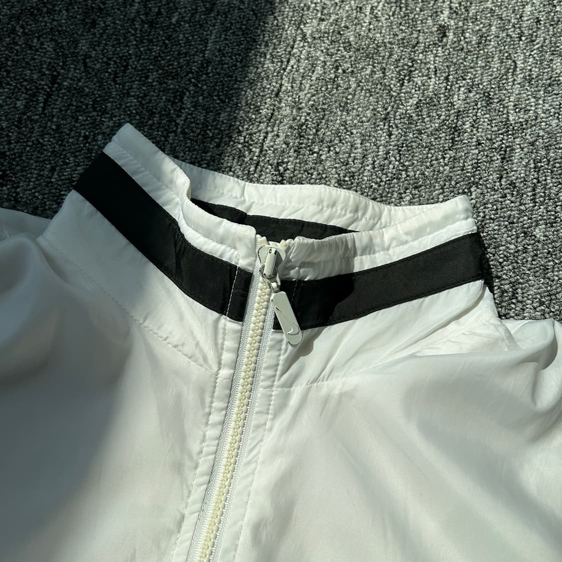 나이키 올드스쿨 빅로고 바람막이 상품이미지3