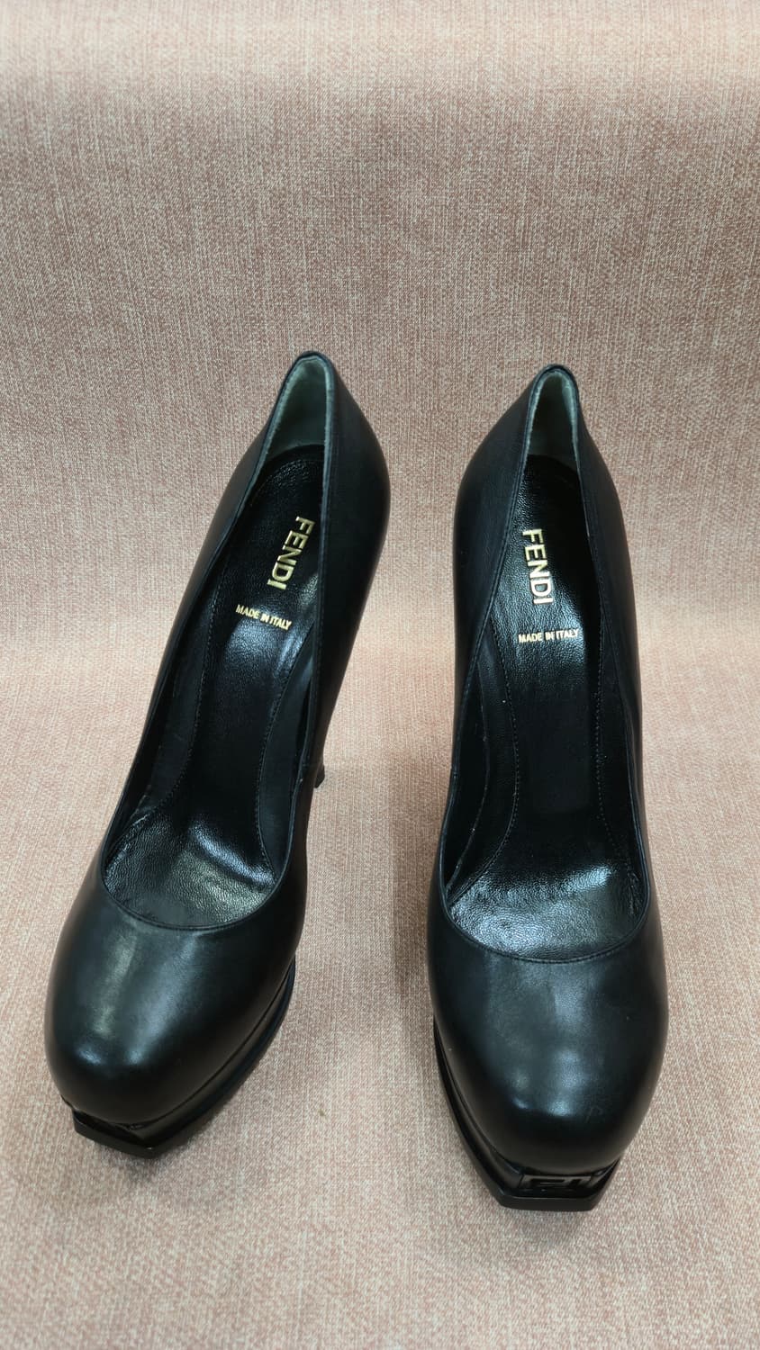 펜디 미착용 39사이즈  블랙 가죽 플랫폼 힐 상품이미지1