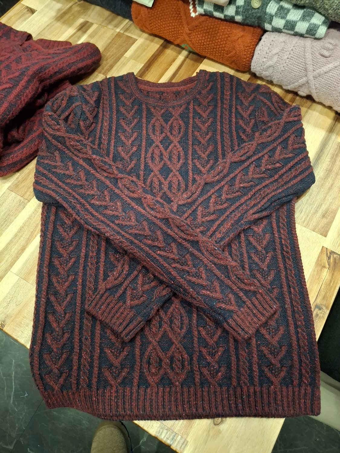 (마지막특가) 꽈배기 짜임 니트 블랙/레드 새상품 상품이미지6