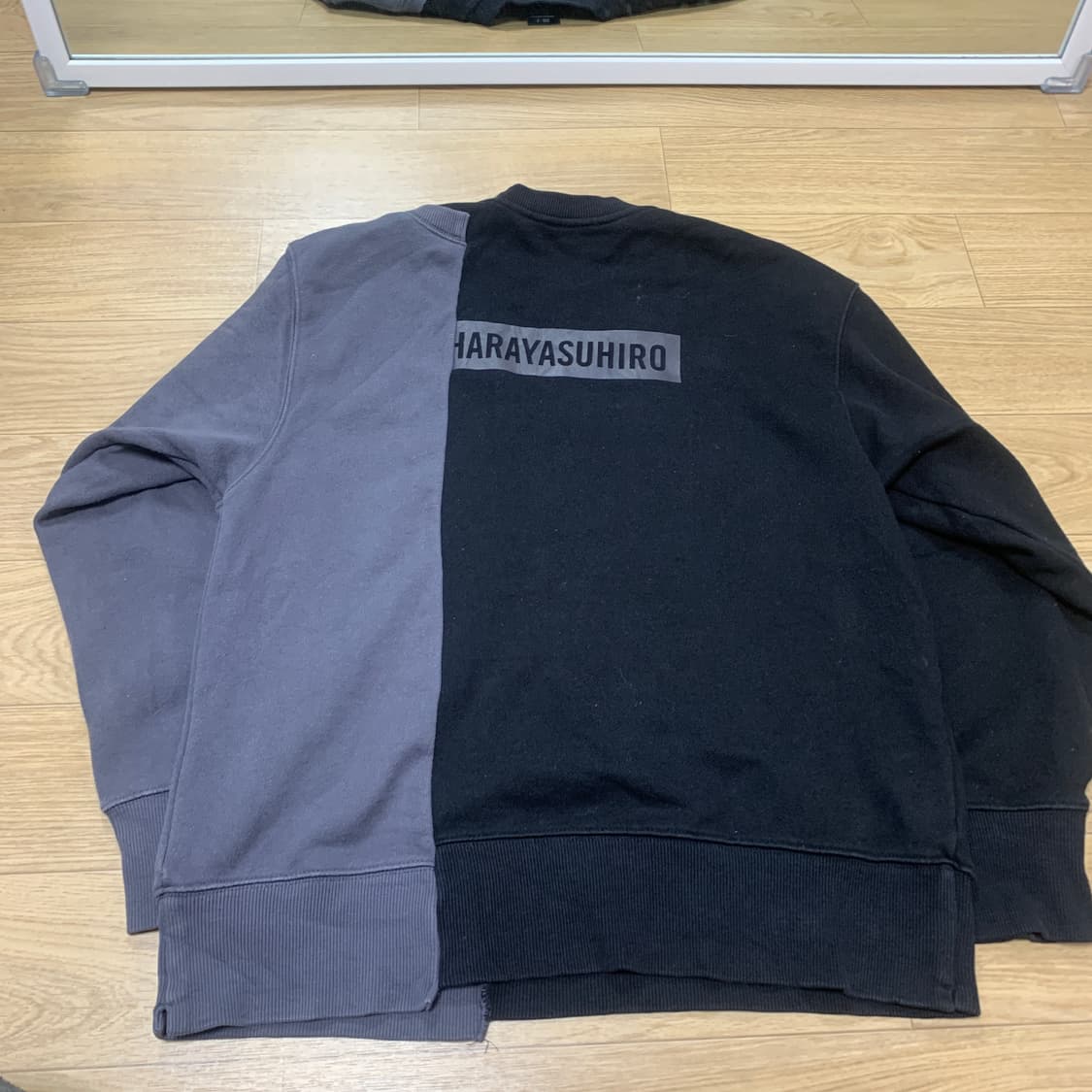 S-95) 미하라 야스히로 x gu 맨투맨 상품이미지2