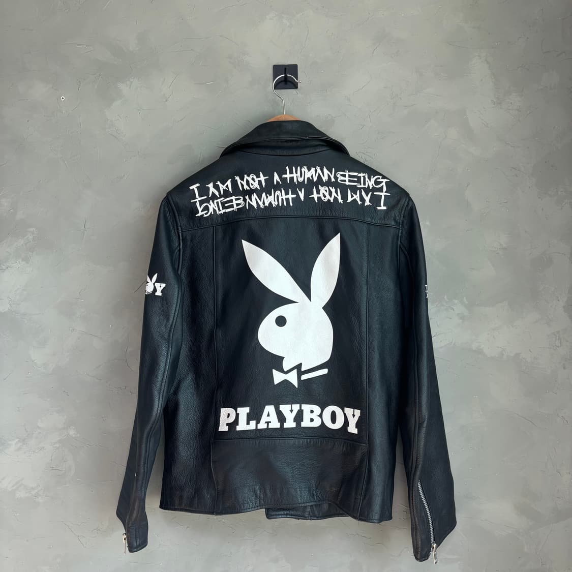 아임낫어휴먼비잉 플레이보이 콜라보 레더자켓 상품이미지1