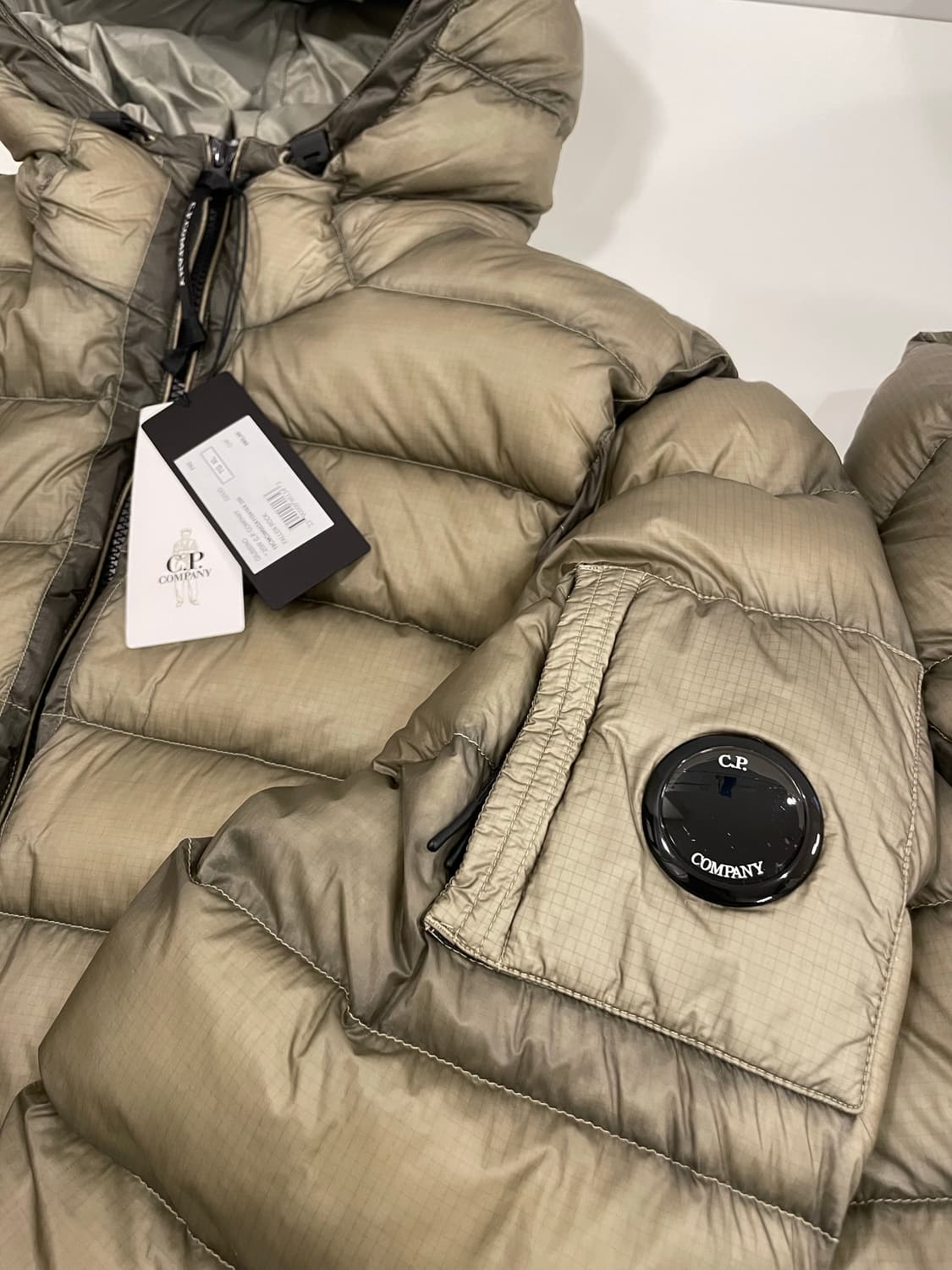 [M,XL]CP컴퍼니 디디쉘 DD쉘 패딩 새상품 판매 상품이미지3