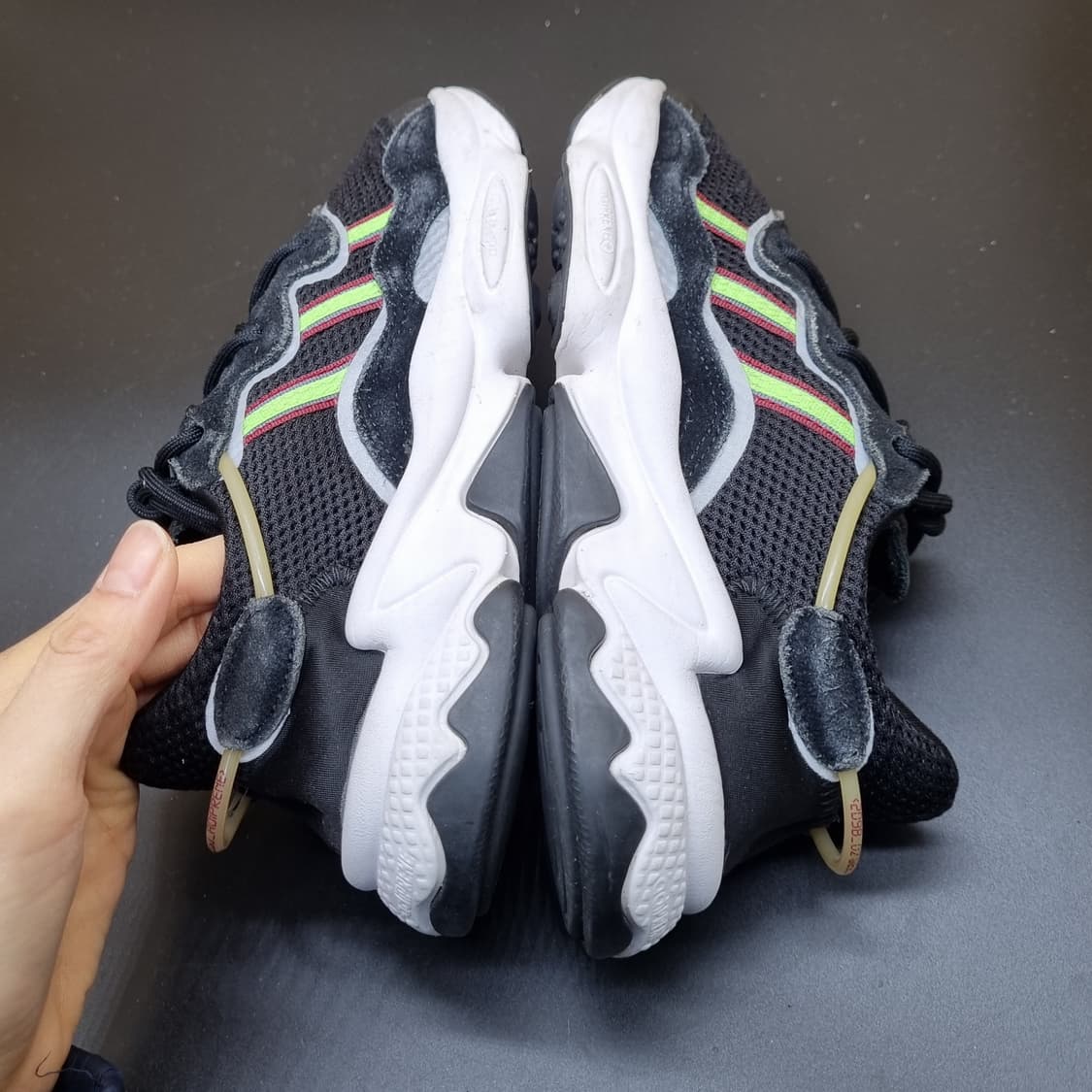 아디다스 오즈위고 여성운동화230  상품이미지5