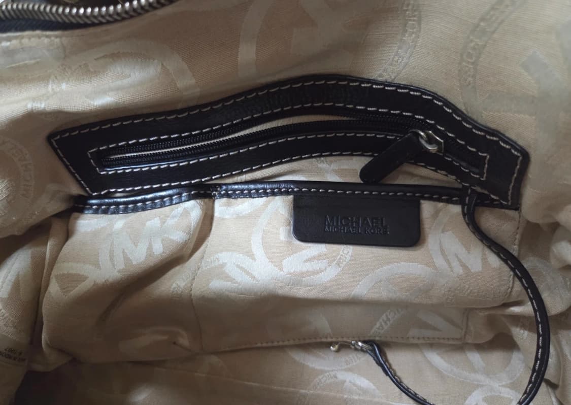 마이클 코어스(Michael Kors) 블랙 가죽 스터드 토트백 상품이미지5