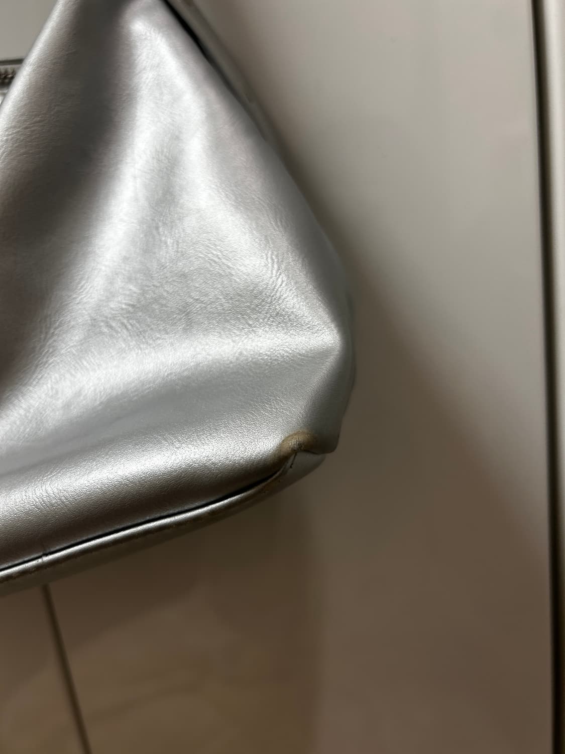 레더리 지퍼드 숄더백 실버 상품이미지7