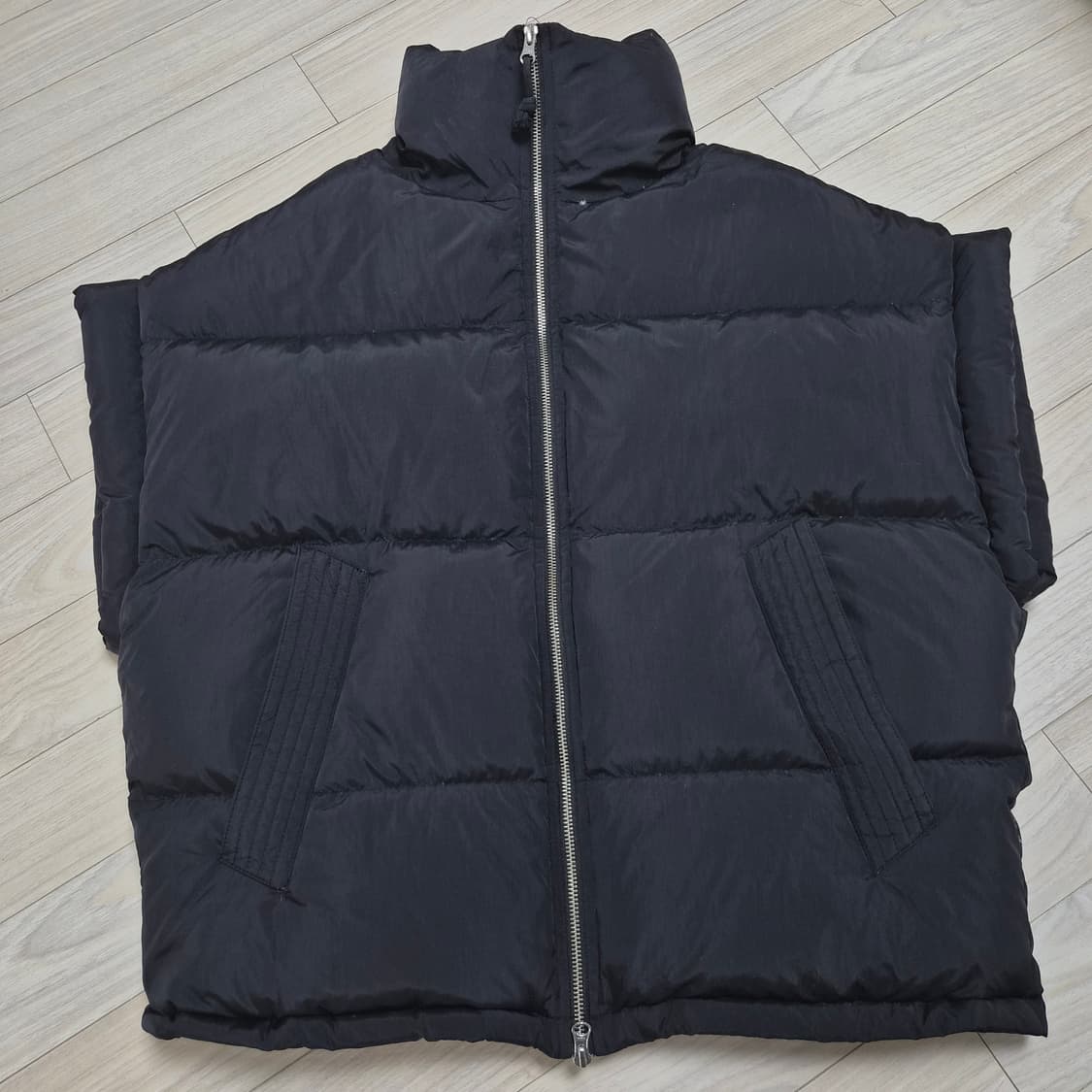 어텐션로우 블랙 패딩 베스트 상품이미지3