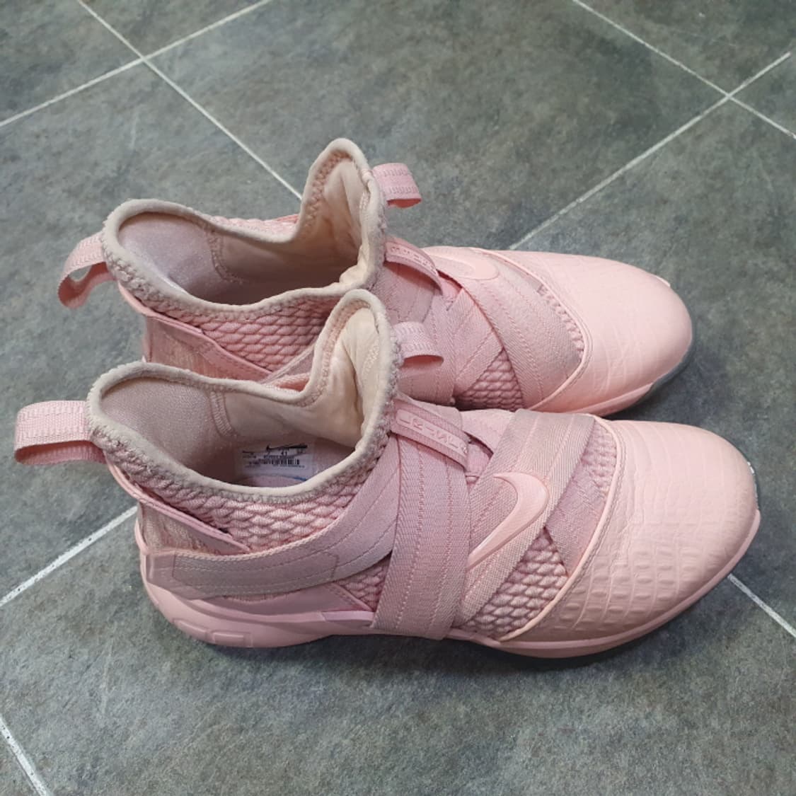 나이키 Nike 르브론 솔져 12 연분홍 AO 4054-900(260) 상품이미지2