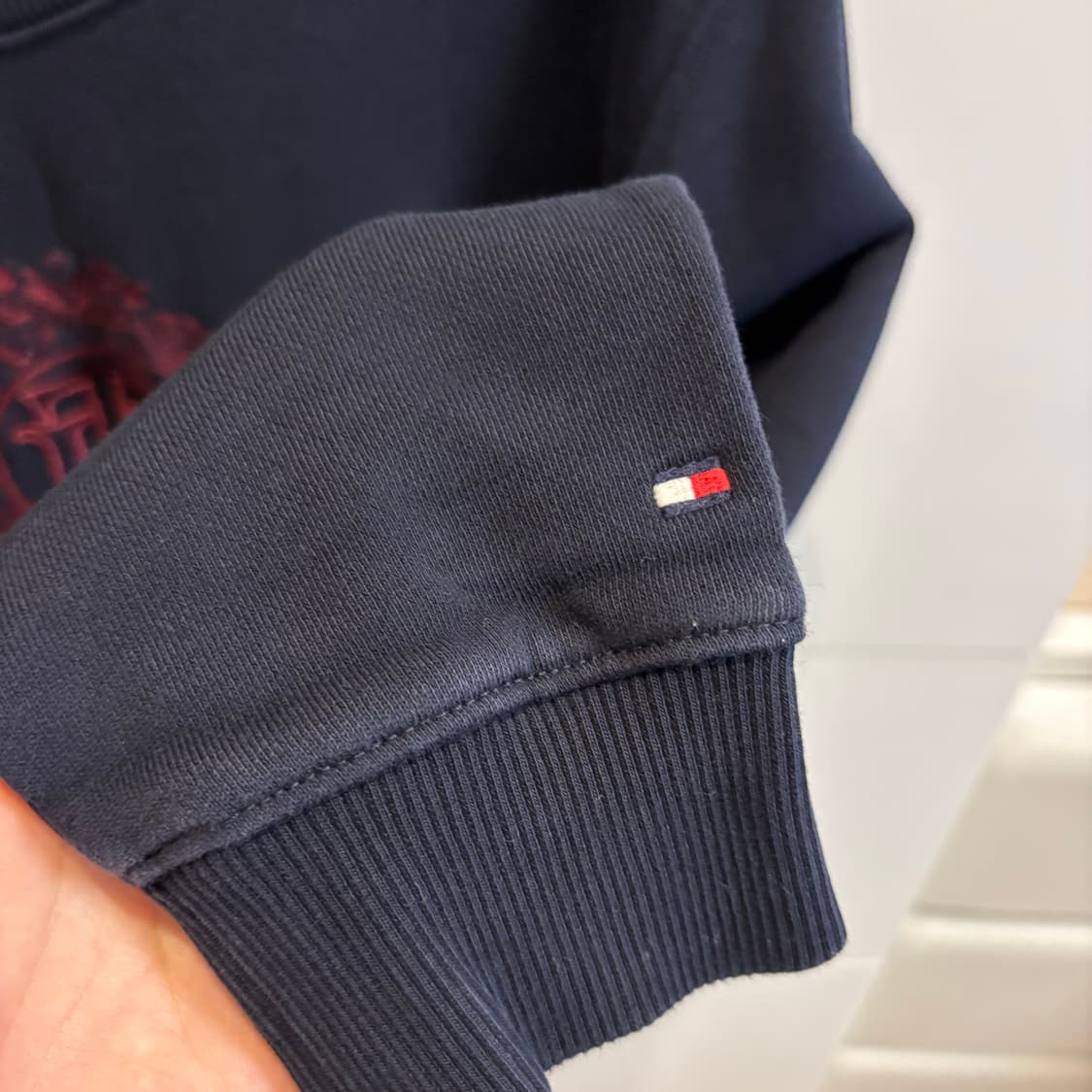 타미힐피거 네이비 버건디로고 맨투맨 상품이미지4