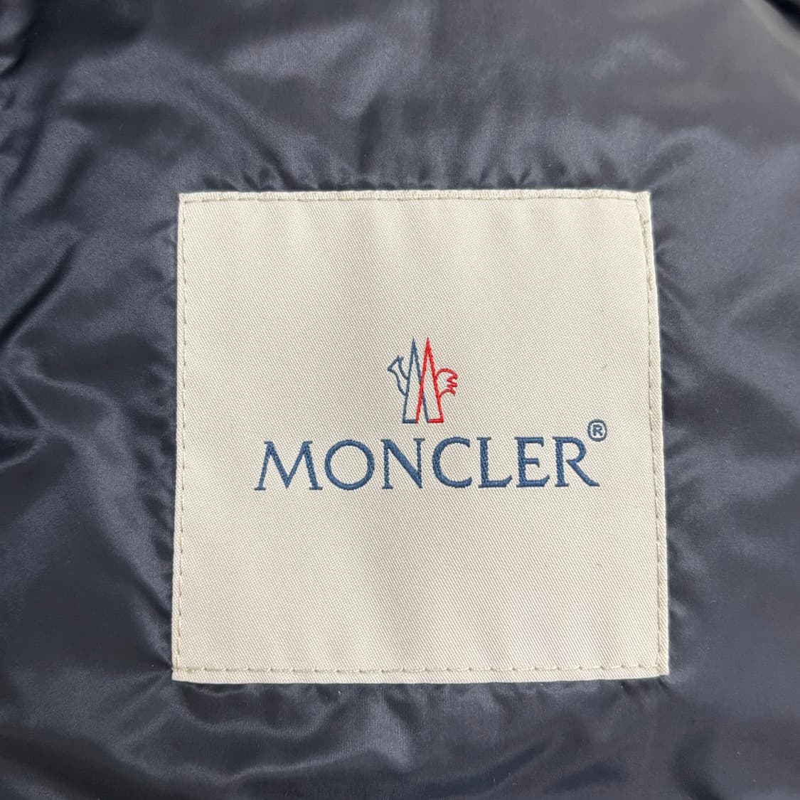 [2]몽클레어 와펜패치 경량패딩 상품이미지3