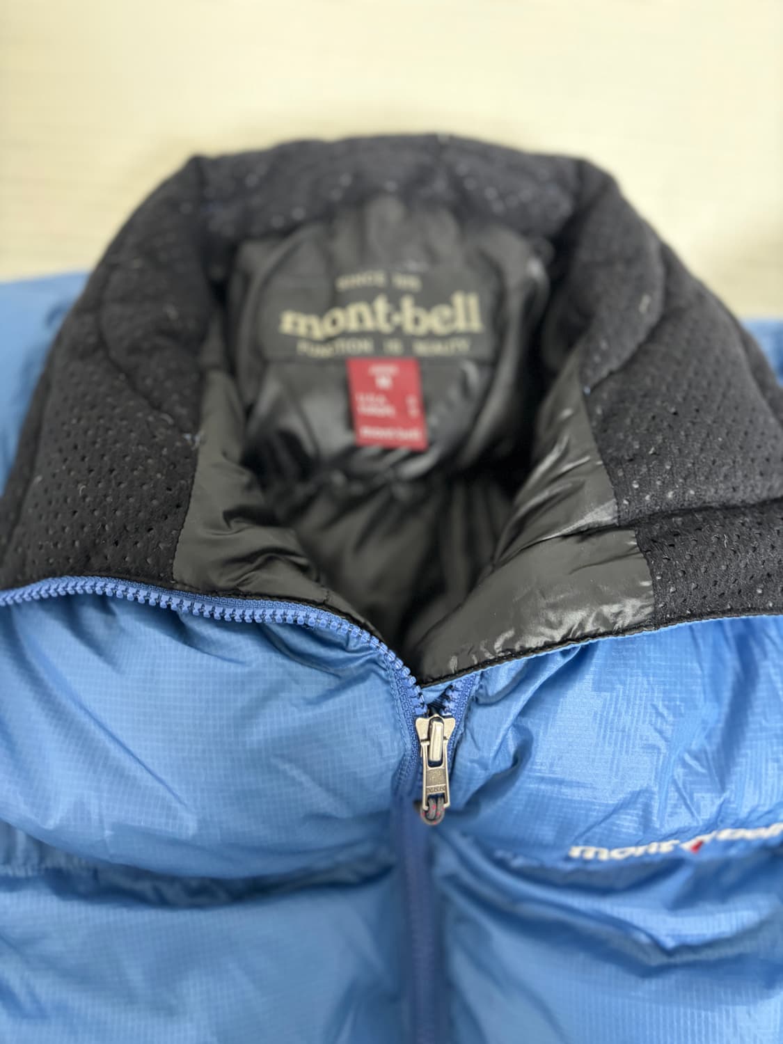 몽벨 패딩 s사이즈 판매합니다. 상품이미지4