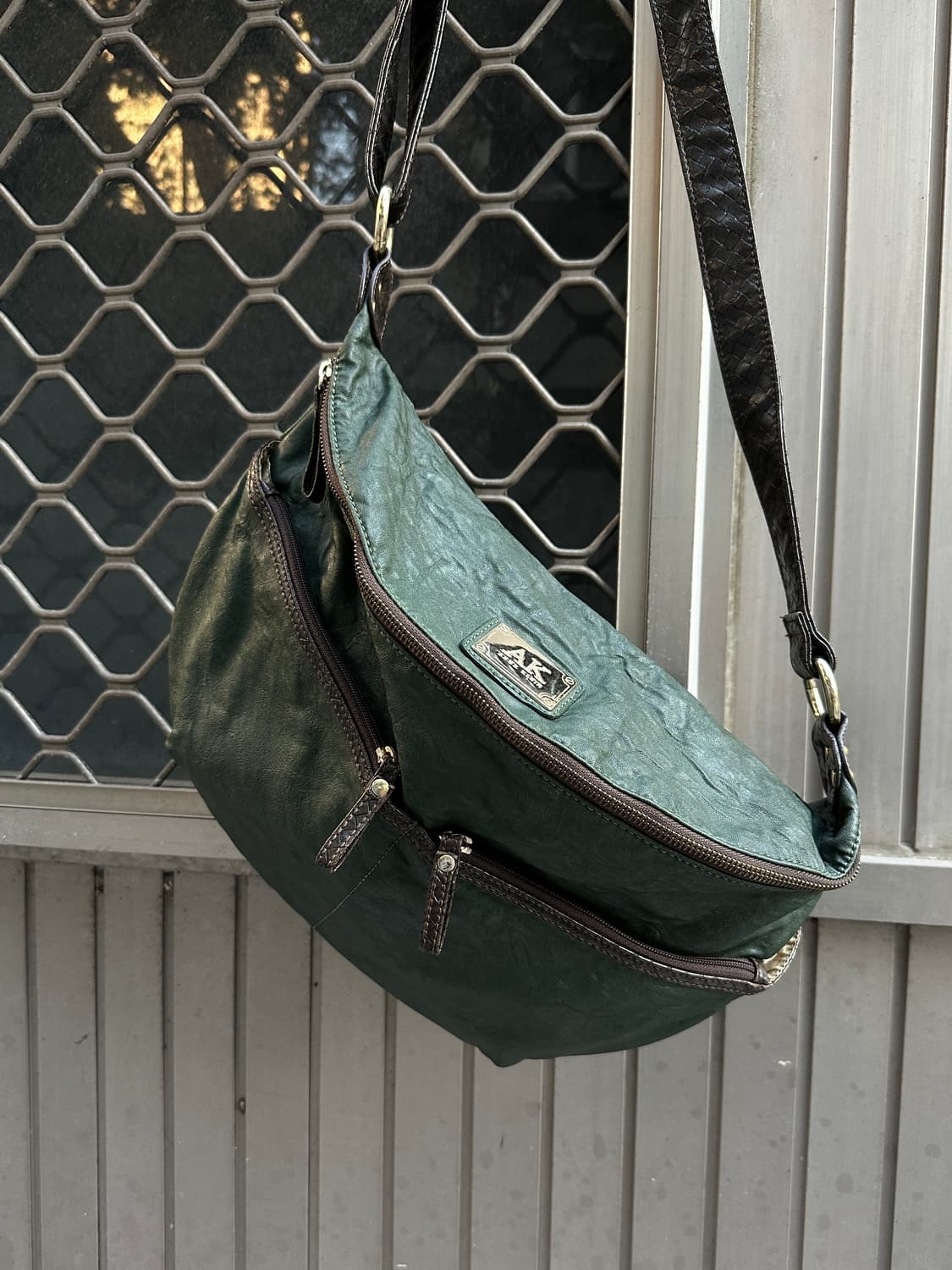 Anne Klein stud detail leather hobo bag 상품이미지4