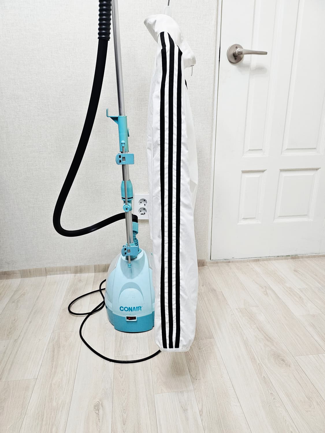 (100~110)L☆초대장급☆ 아디다스 에센셜 3st우븐 [흰검] 트랙탑 상품이미지5