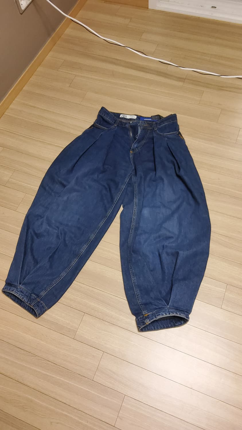 자라  아더에러 와이드 레그진 34사이즈 판매합니다 상품이미지1