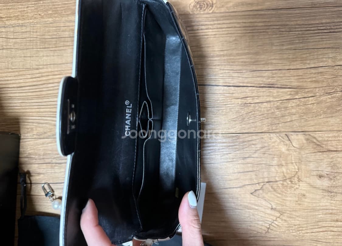 샤넬 초코백 판매합니다 200% 정품 입니다  상품이미지4
