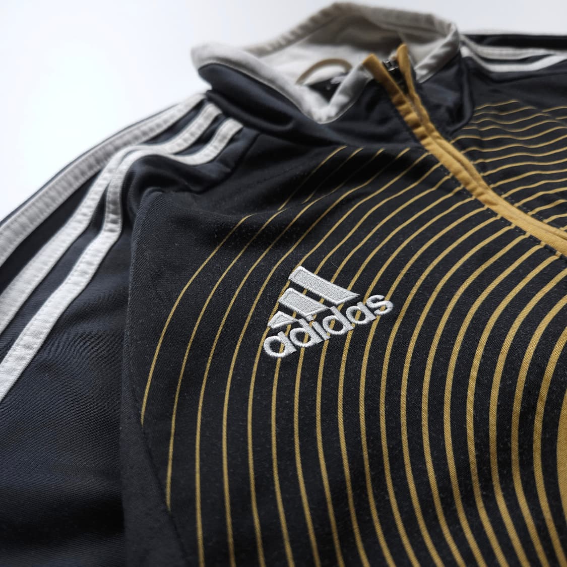 아디다스 레알마드리드 06-07 레트로 트랙탑 자켓 (XL) 상품이미지4