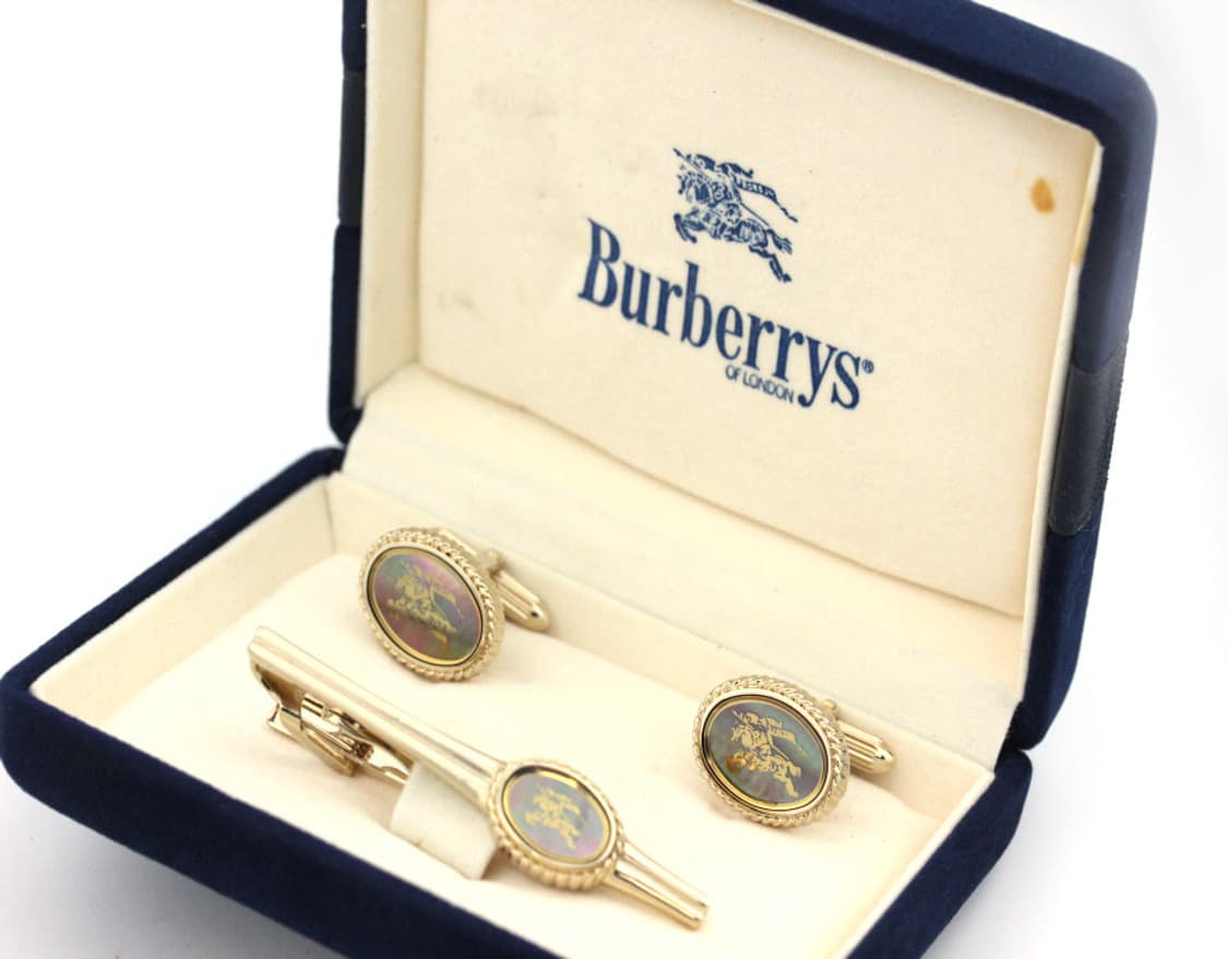 버버리 5.9cm A+등급 한정판 천연자개 명품 넥타이핀 커프스 세트 상품이미지1