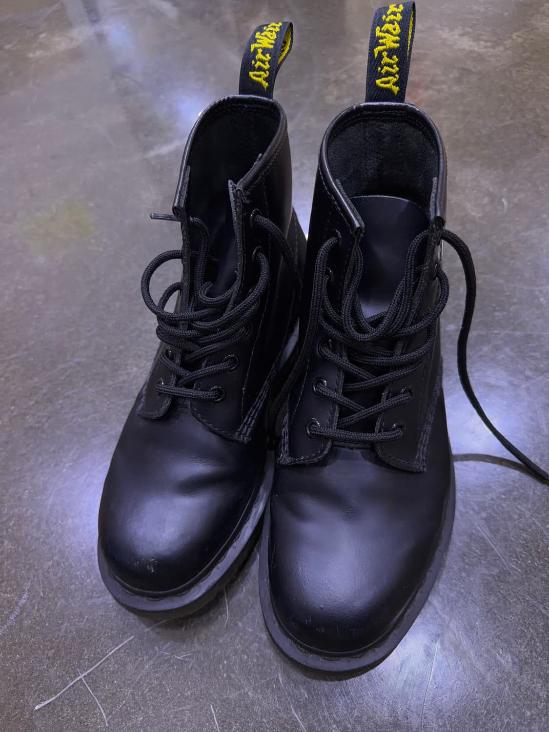 닥터마틴 10064 워커 부츠 6홀 블랙 240 상품이미지2