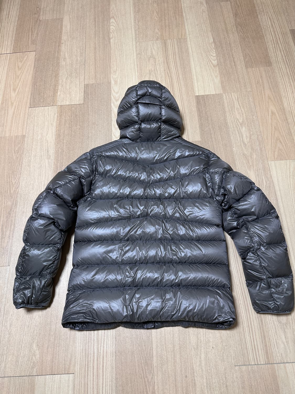 [25FW] 어반사이드 에일러론 프로 900 UL 후드 다운 재킷 메탈릭 상품이미지3