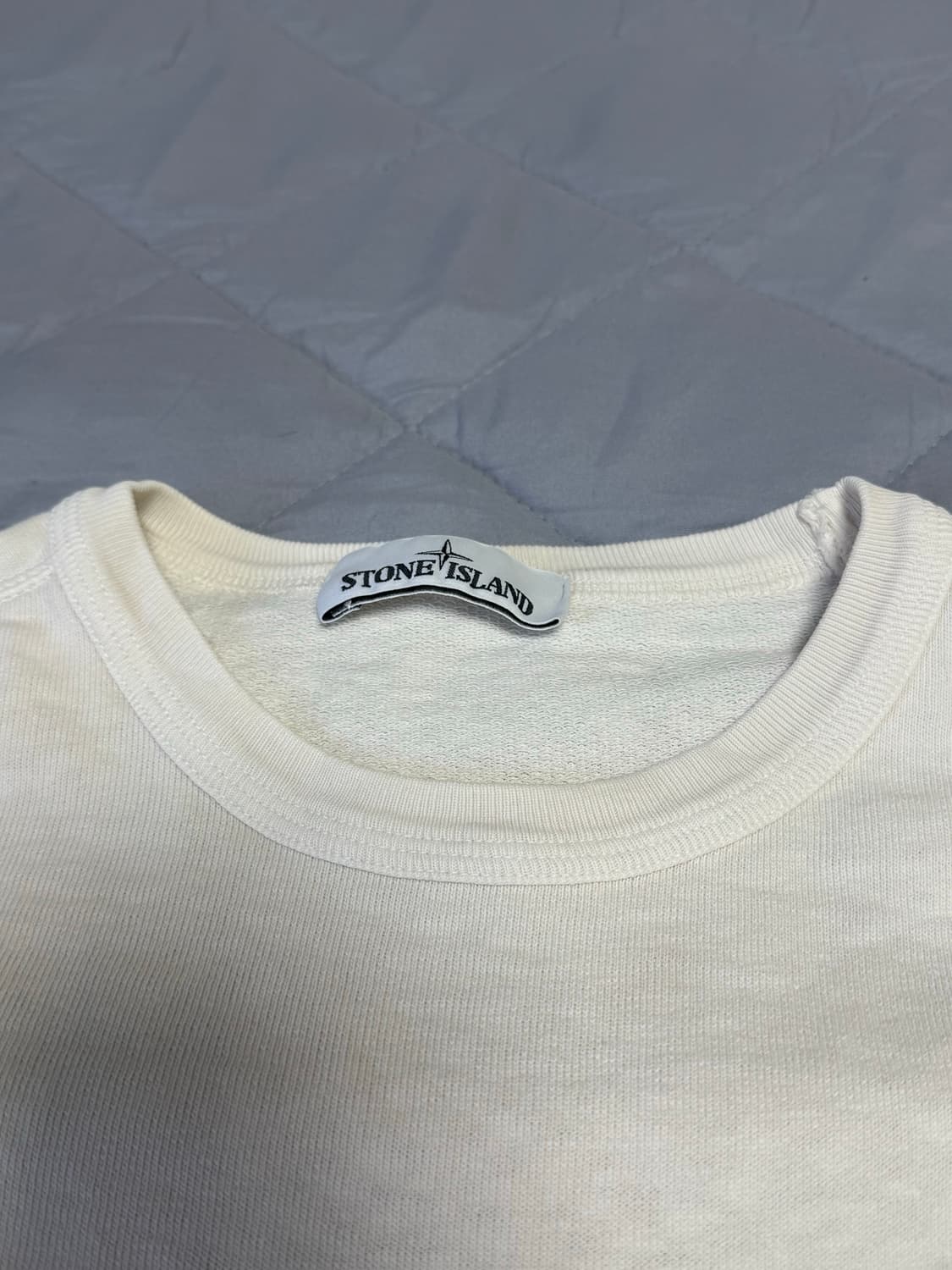 [M]스톤아일랜드 화이트 포켓 맨투맨 롱슬리브 상품이미지2
