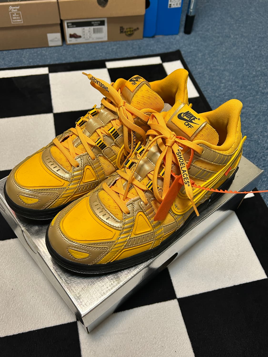 나이키 러버덩크 유니버시티골드 판매합니다 상품이미지1