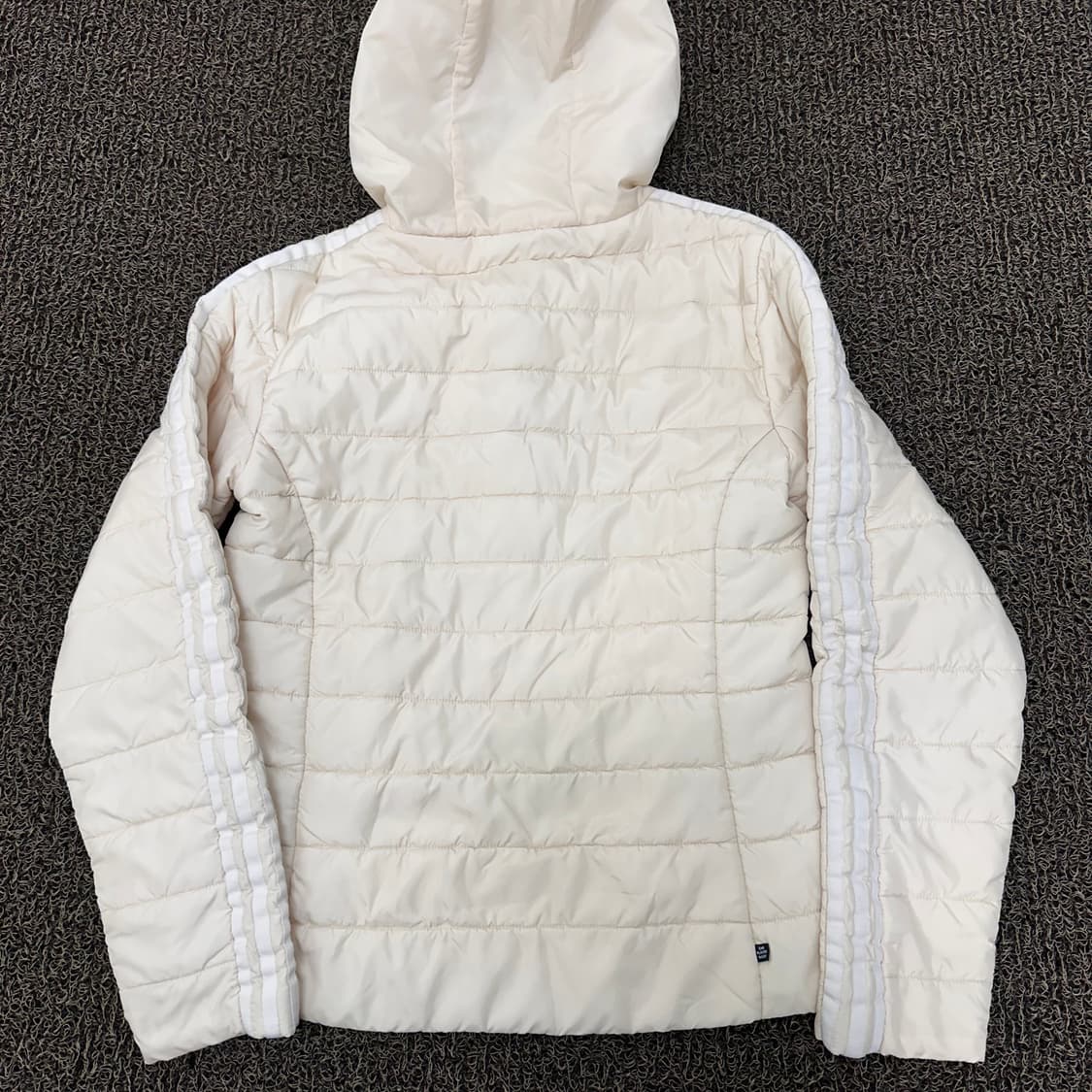 아디다스 여성 패딩 점퍼 아이보리 M 상품이미지6
