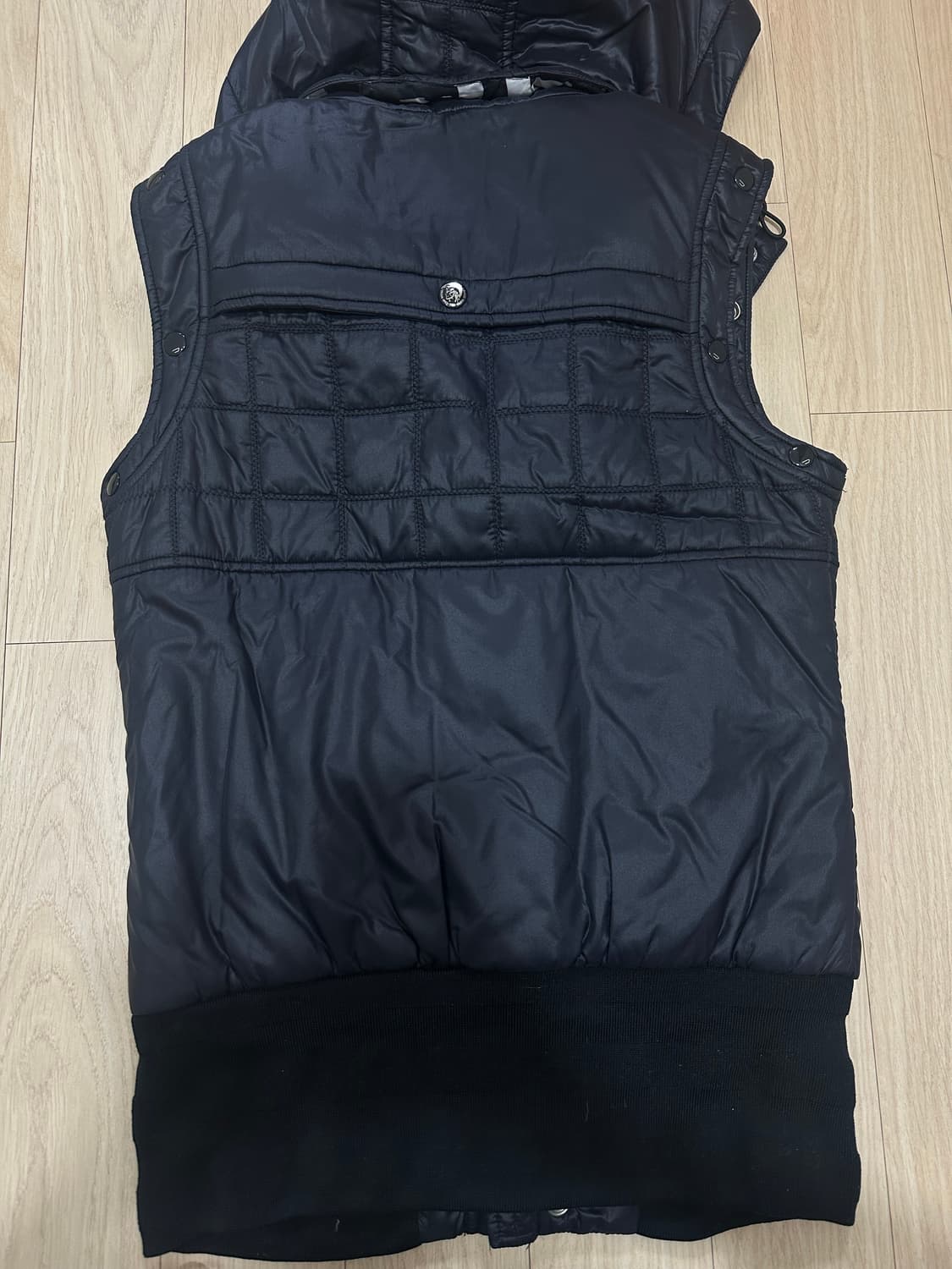 디젤 y2k 슬림핏 패딩조끼 s 상품이미지4