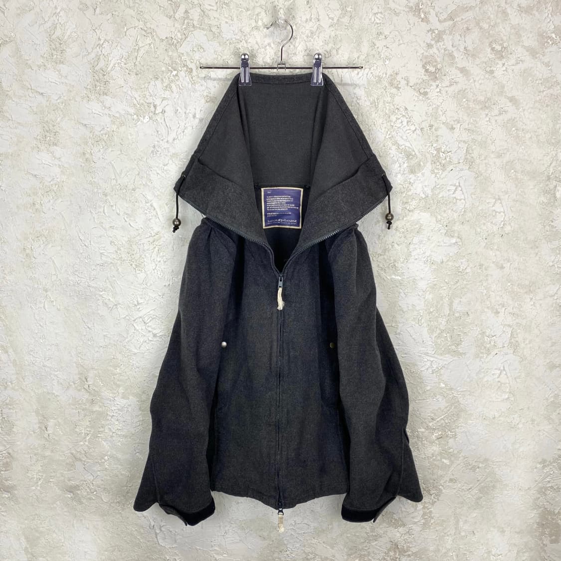 뷰티 비스트 99 AW 컬렉션 “Sunflowers” 닌자 하이 넥 자켓 상품이미지1