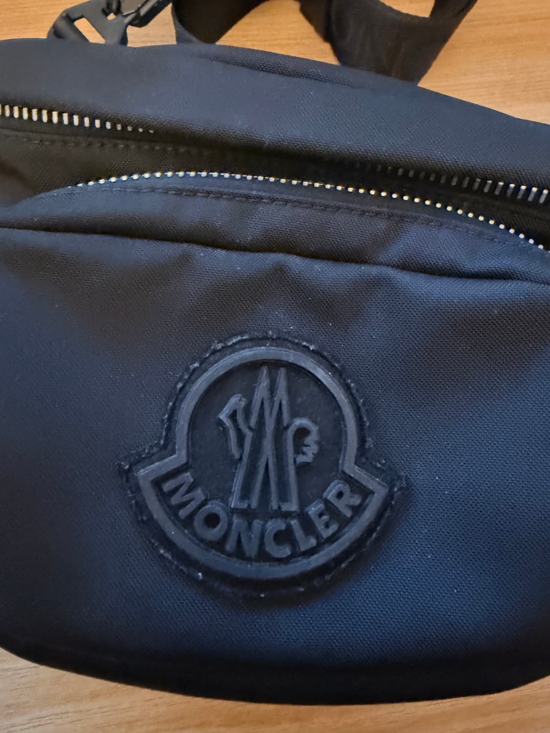 몽클레어 듀랑스 힙색 블랙 상품이미지3