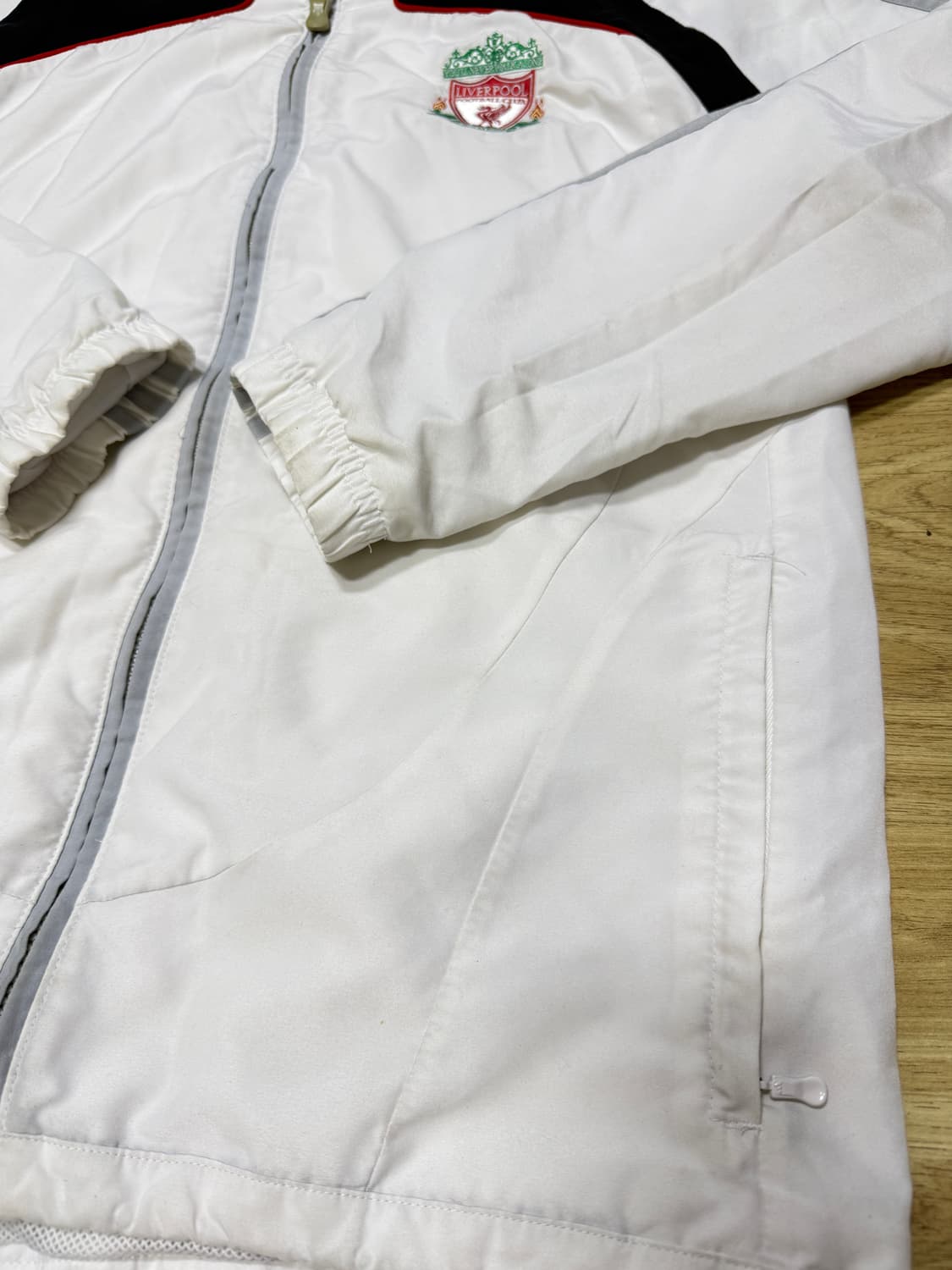 08-09 리버풀 바람막이 자켓 상품이미지3