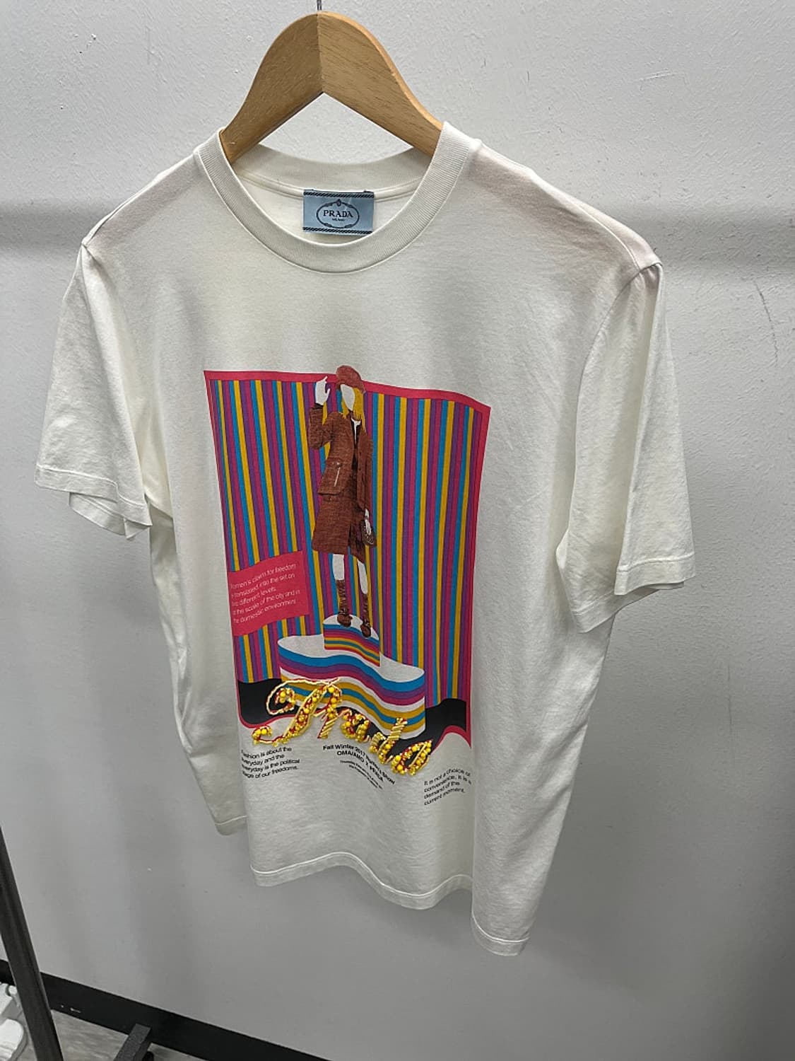 여) 프라다 프린트 반팔티  상품이미지1