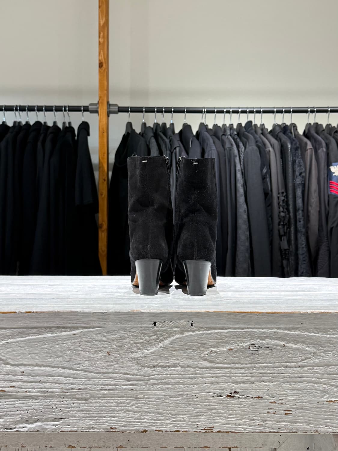 메종 마르지엘라 블랙 스웨이드 사이드 지퍼 앵클 부츠 상품이미지6