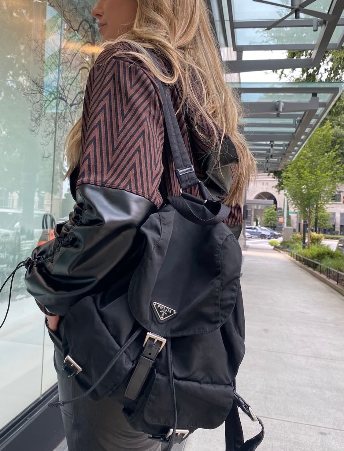 프라다 포코노 백팩 미듐 판매합니다. 상품이미지10