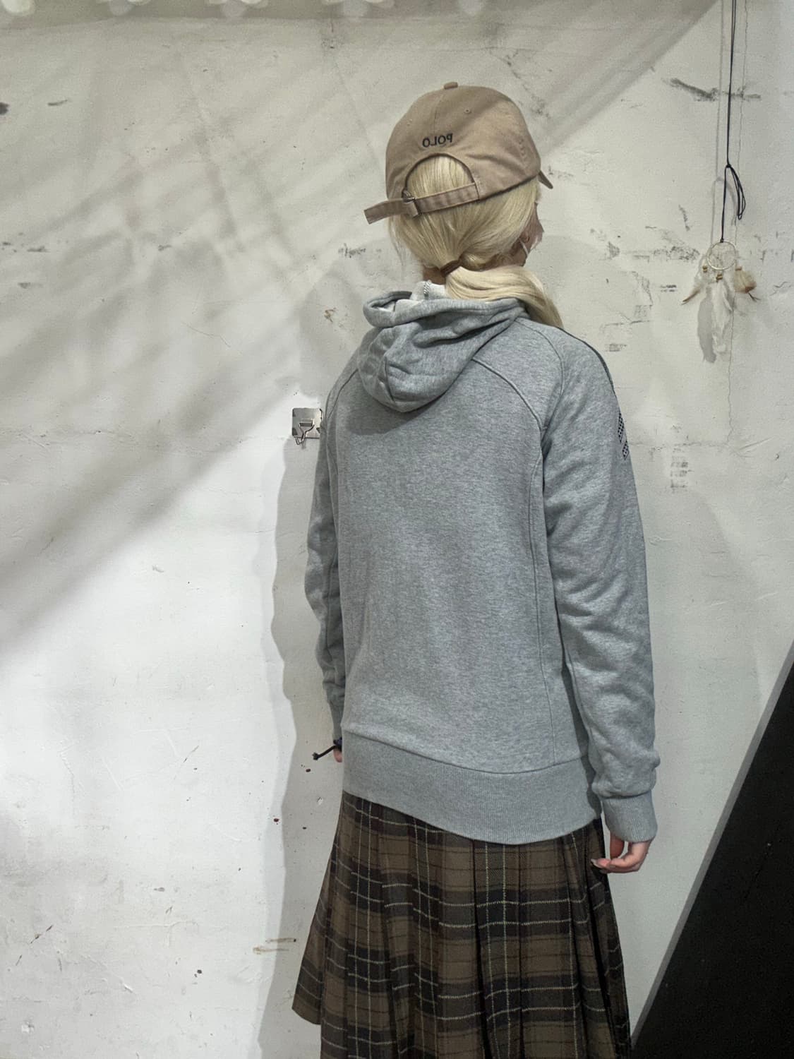 아식스 그레이 블랙 로고 후드집업 자켓 상품이미지3