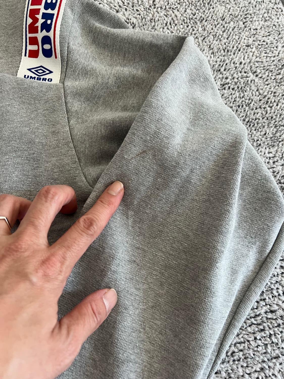 엄브로　빅로고 후드티 상품이미지10