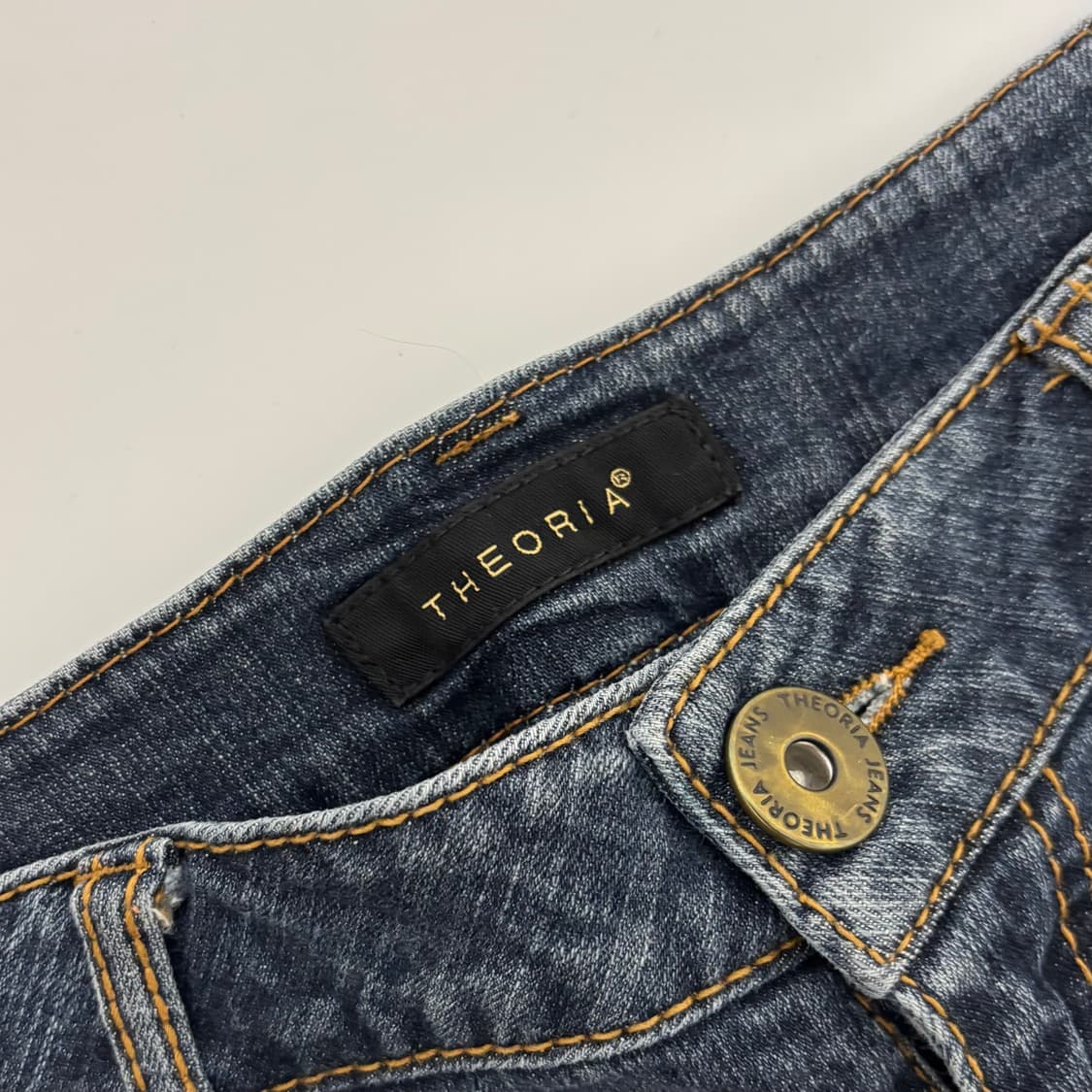 테오리아(THEORIA) 지퍼 포켓 디테일 빈티지 데님 상품이미지6