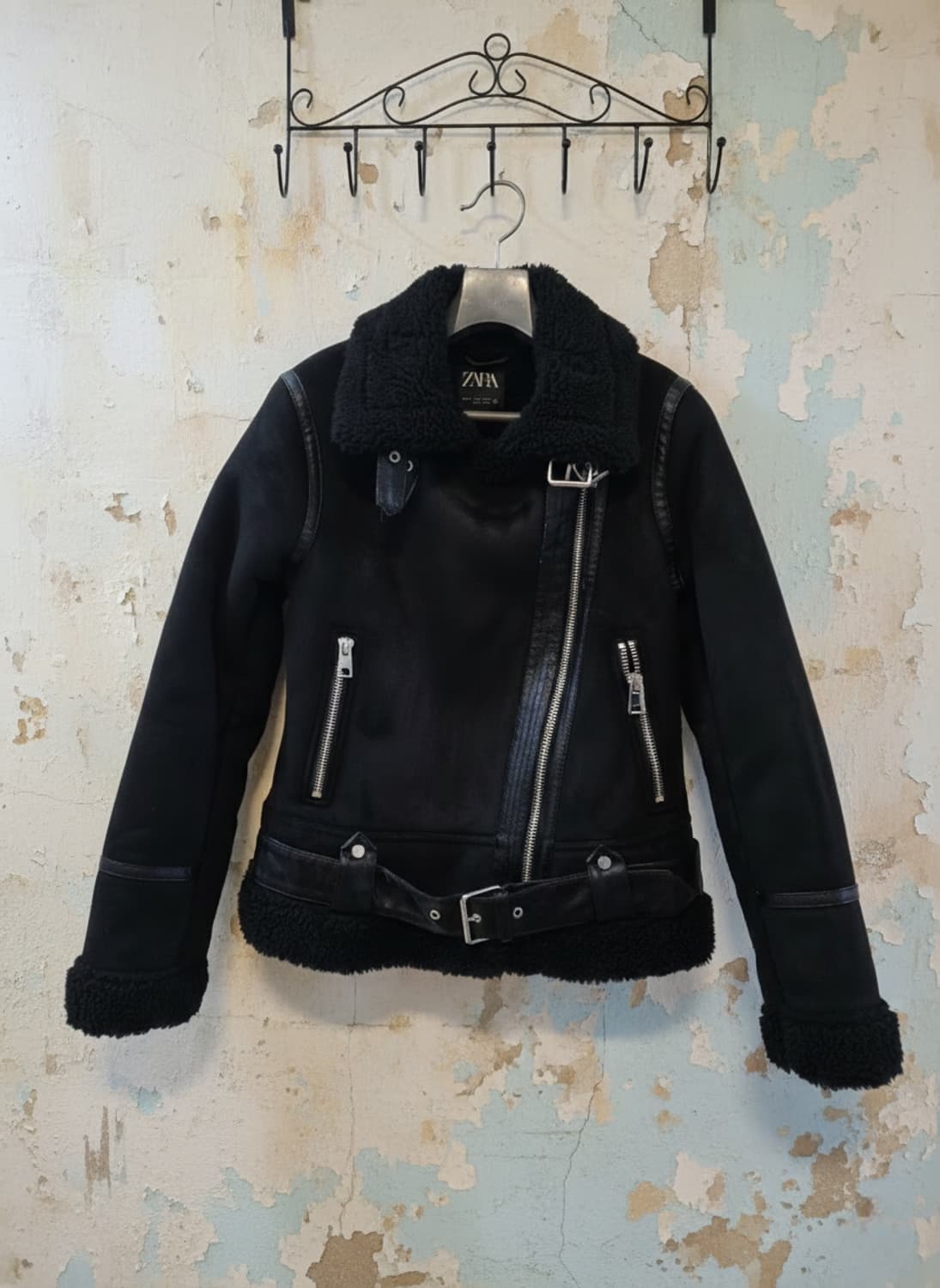 자라 블랙 무스탕 XS 상품이미지1