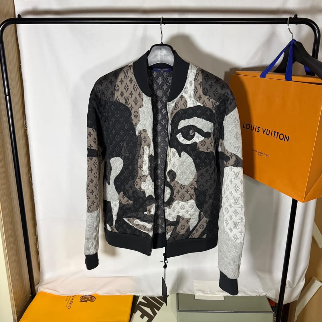 루이비통 슈퍼키드 모노그램 봄버 자켓 1ABY3D 상품이미지4