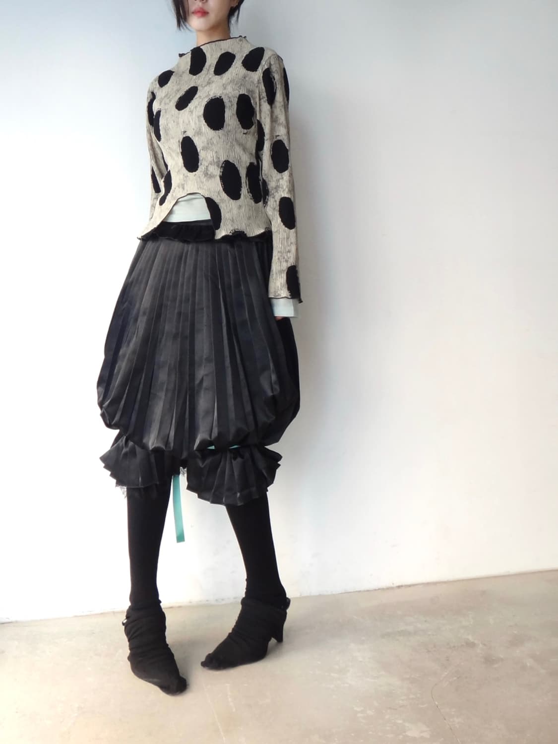 Big dot sleeveless top / beige 상품이미지6