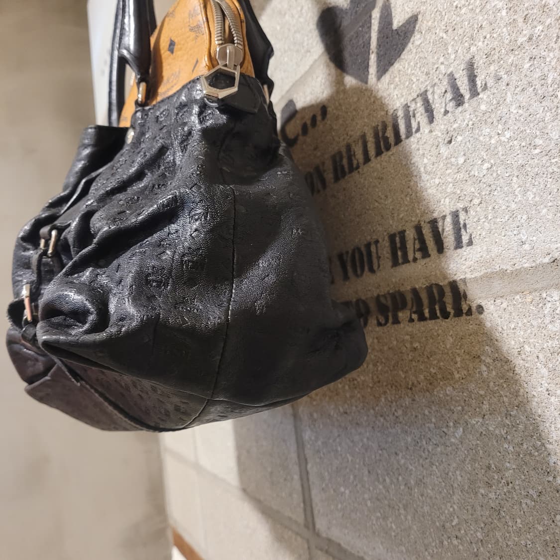 MCM 비세토스 레더 핸드백  상품이미지4