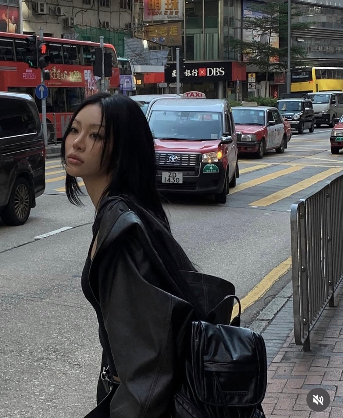 트리밍버드) 지퍼 피니싱 플랩 미니 백팩-블랙 상품이미지2