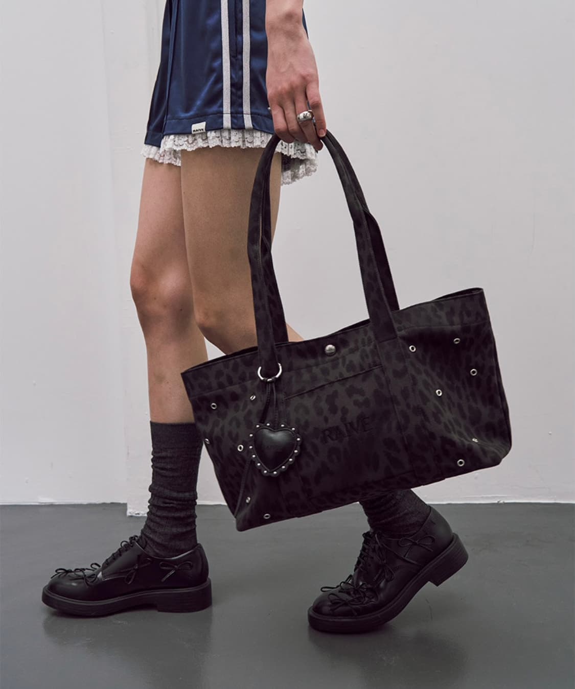레이브 레오파트 숄더백 상품이미지1