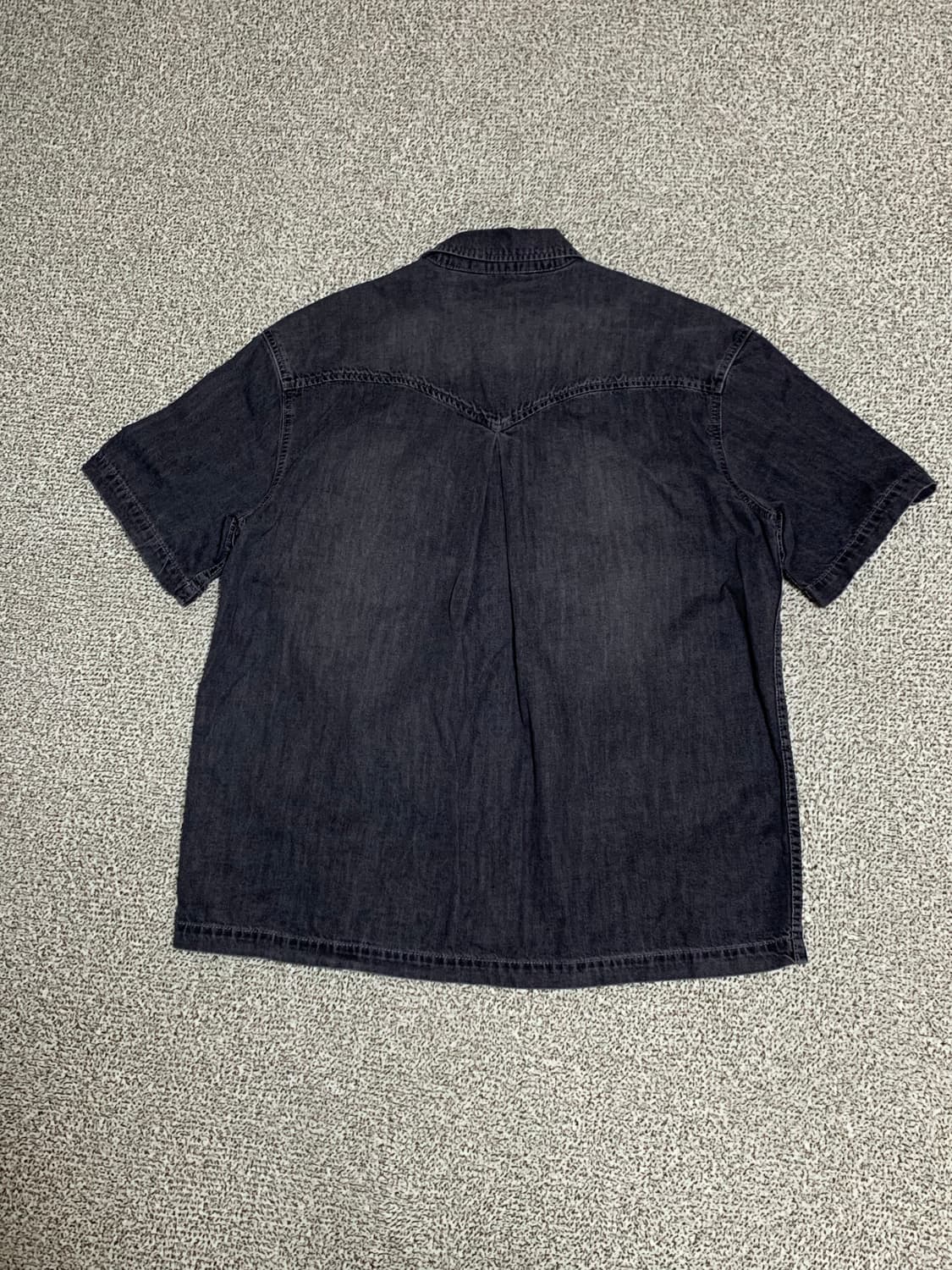 유니폼브릿지 블랙 데님 반팔 셔츠 상품이미지2